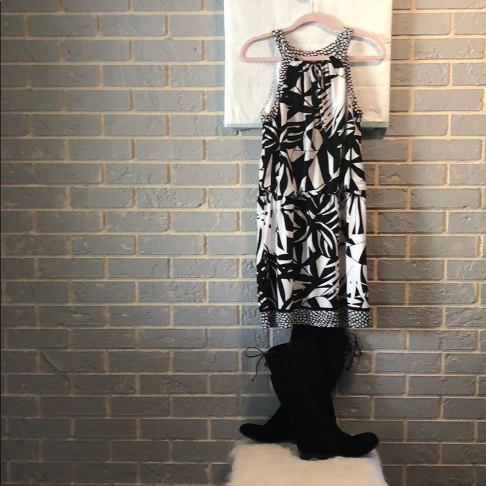 Black house white market-Size M
